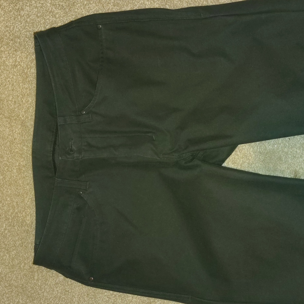 lululemon athletica Dark Green Chinos 34 Waist 32 Leg Length